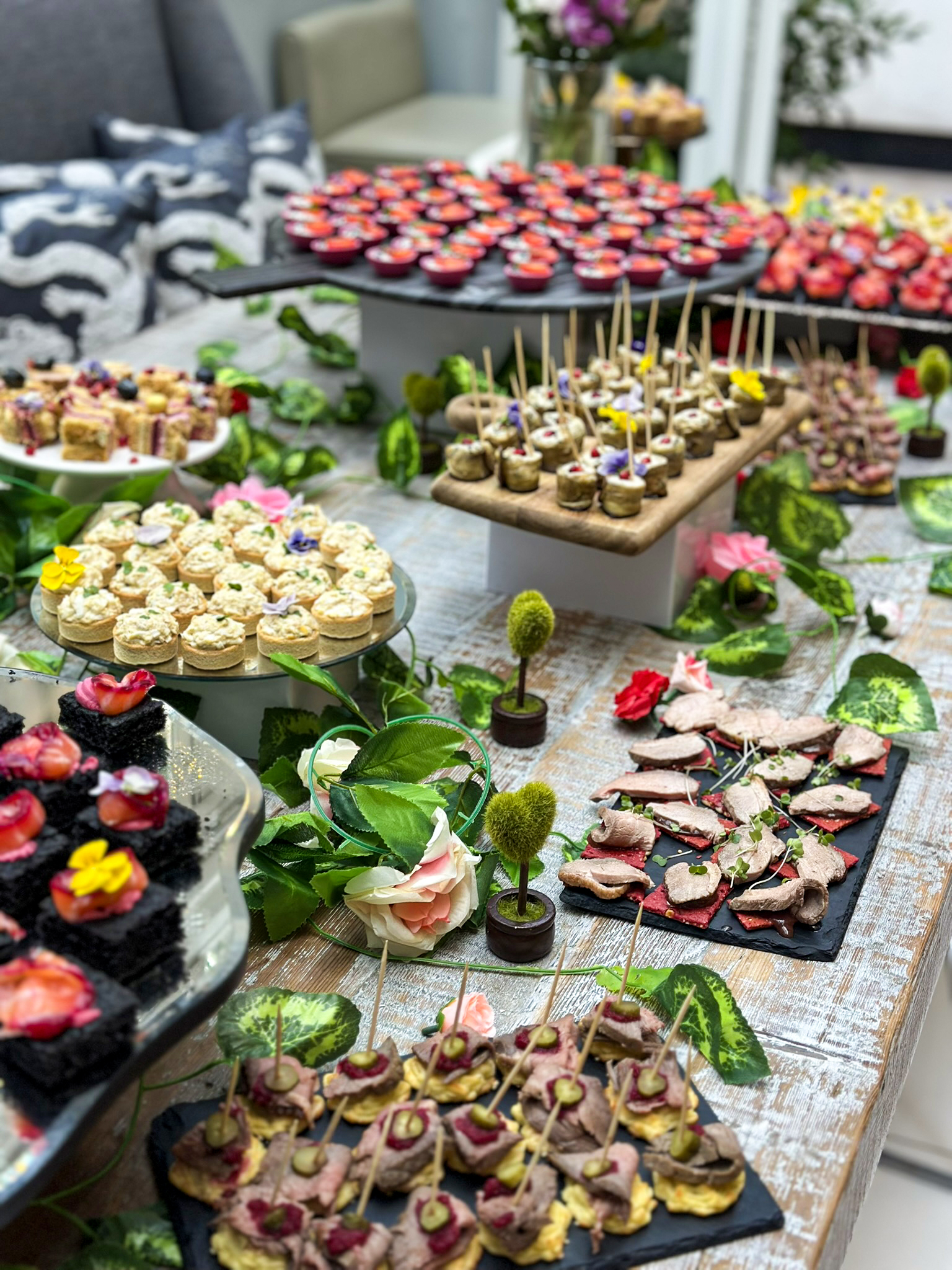 Canapés and elegant table setup
